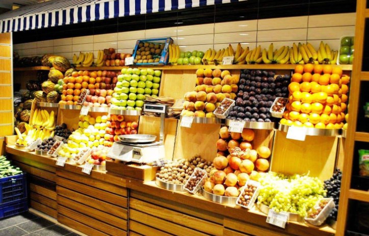 一家水果店具体一年能有多少利润？