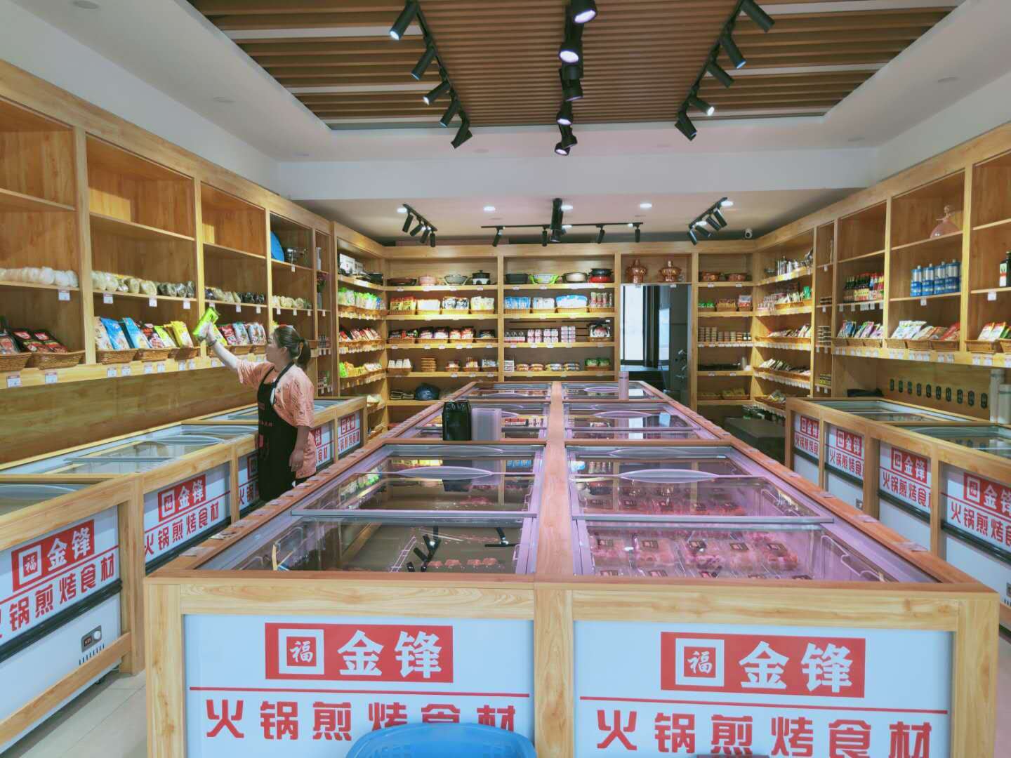 火爆的火锅食材门店上线天店收银系统，高效管店又省事